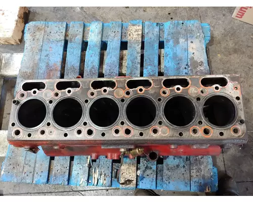 International DT466 Cylinder Block