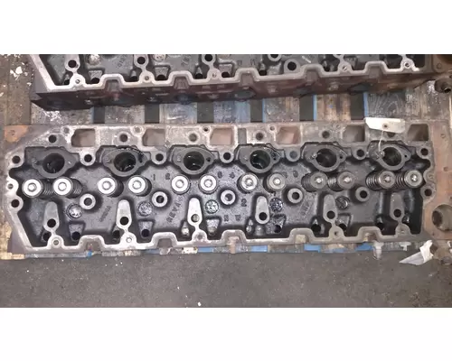 International DT466 Cylinder Head