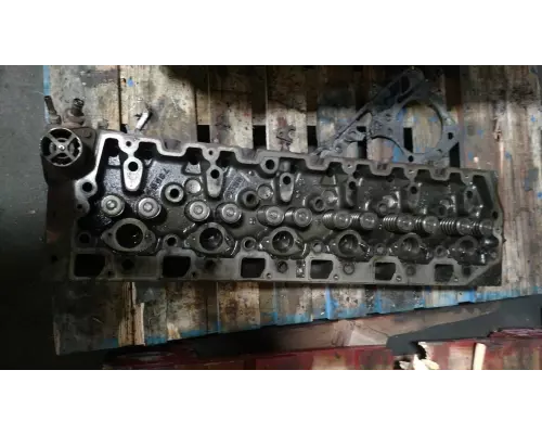 International DT466 Cylinder Head