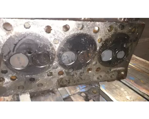 International DT466 Cylinder Head