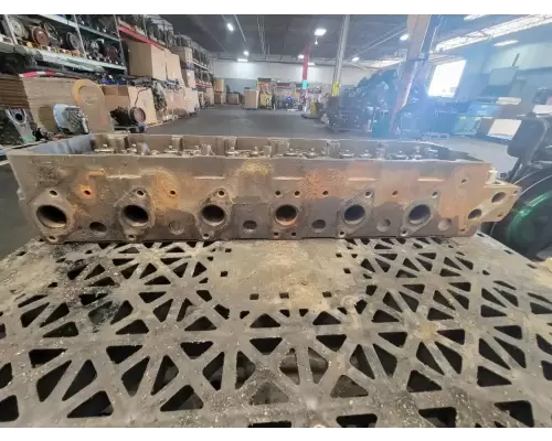 International DT466 Cylinder Head