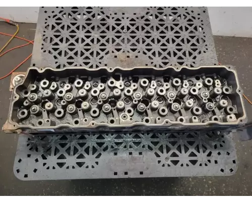 International DT466 Cylinder Head