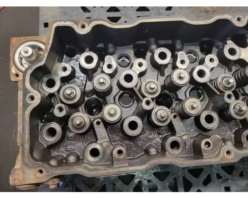 International DT466 Cylinder Head