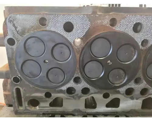 International DT466 Cylinder Head