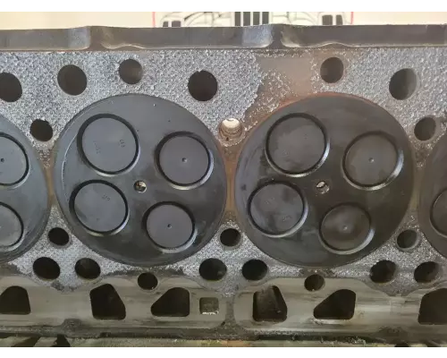 International DT466 Cylinder Head