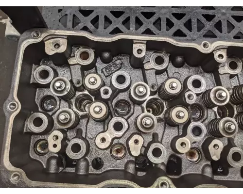 International DT466 Cylinder Head