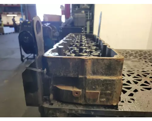 International DT466 Cylinder Head