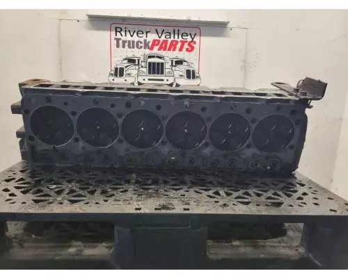 International DT466 Cylinder Head