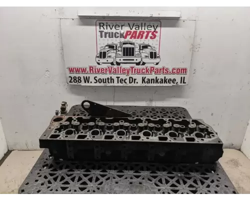 International DT466 Cylinder Head