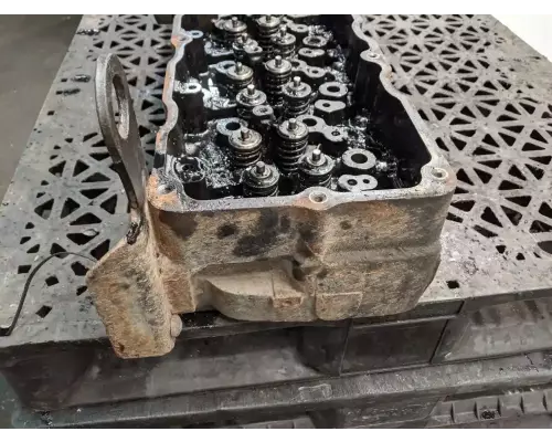 International DT466 Cylinder Head