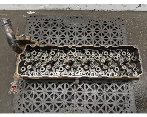 International DT466 Cylinder Head