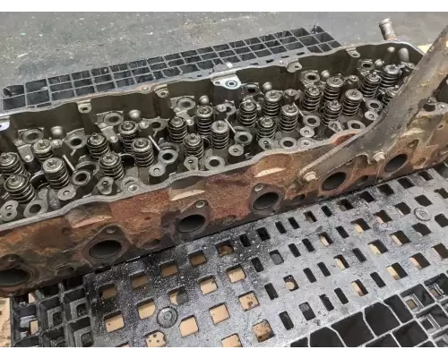 International DT466 Cylinder Head