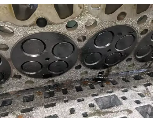 International DT466 Cylinder Head