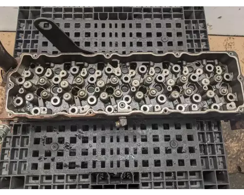 International DT466 Cylinder Head