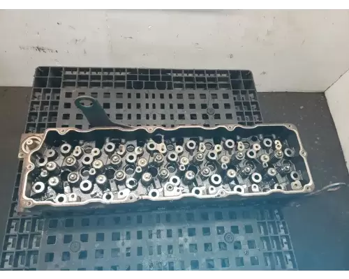 International DT466 Cylinder Head