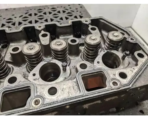 International DT466 Cylinder Head