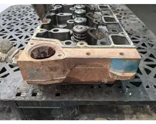 International DT466 Cylinder Head