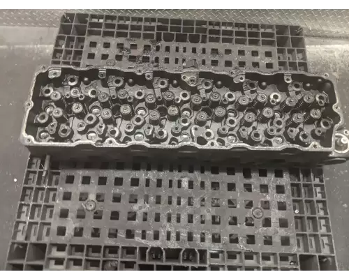 International DT466 Cylinder Head