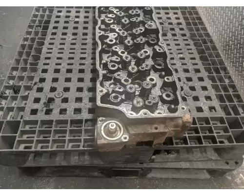 International DT466 Cylinder Head