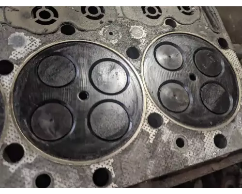 International DT466 Cylinder Head