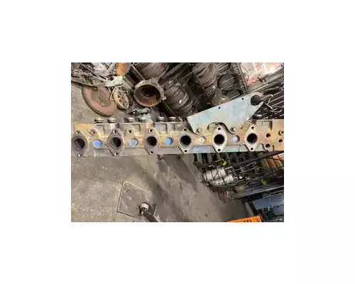 International DT466 Cylinder Head