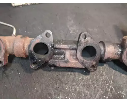 International DT466 Exhaust Manifold