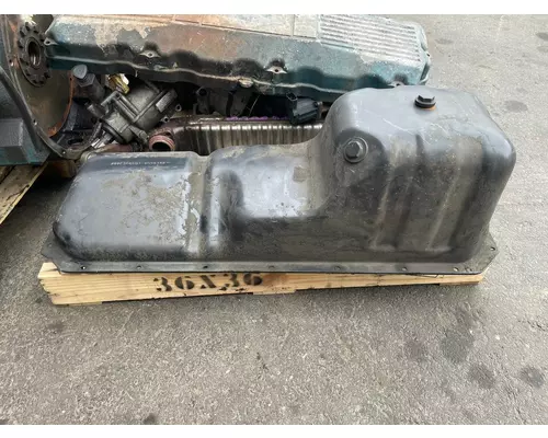 International DT570BB Oil Pan