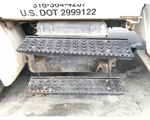 International DURASTAR (4300) Battery Box