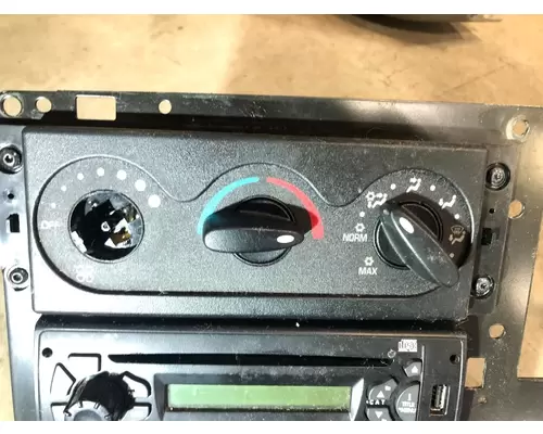 International DURASTAR (4300) Heater & AC Temperature Control