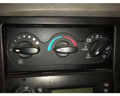 International DURASTAR (4300) Heater & AC Temperature Control