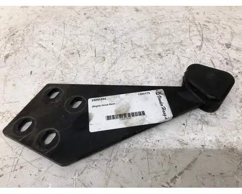 International DURASTAR (4300) Hood Rest