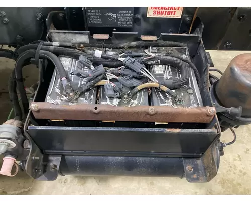 International DURASTAR (4400) Battery Box