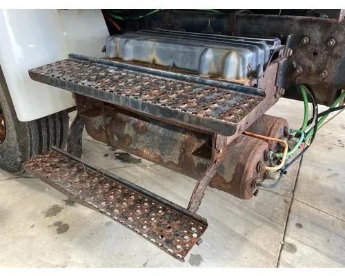 International DURASTAR (4400) Battery Box