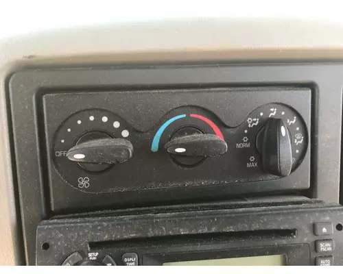 International DURASTAR (4400) Heater & AC Temperature Control