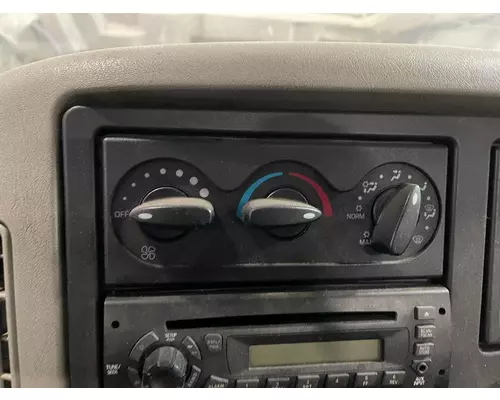 International DURASTAR (4400) Heater & AC Temperature Control