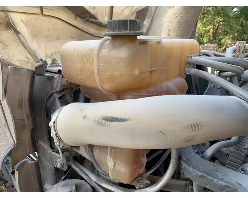 International DURASTAR (4400) Radiator Overflow Bottle  Surge Tank