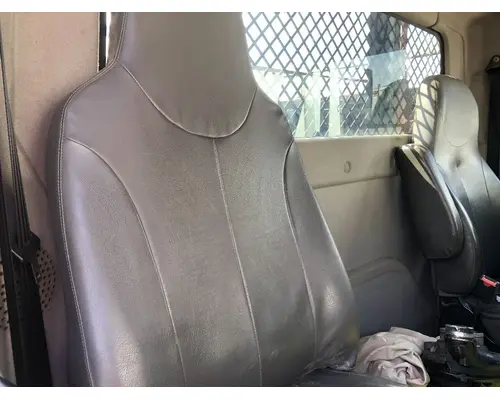 International DURASTAR (4400) Seat (non-Suspension)