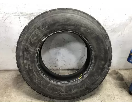 International DURASTAR (4400) Tires