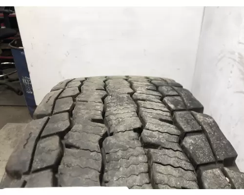 International DURASTAR (4400) Tires