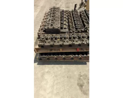 Cylinder Head International dt466 B &amp; D Truck Parts, Inc.