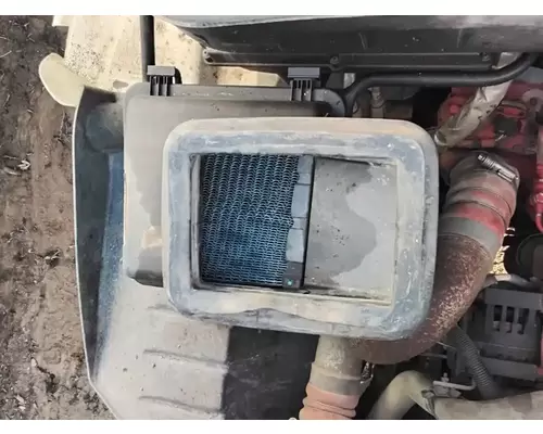 International DuraStar 4300 Air Cleaner