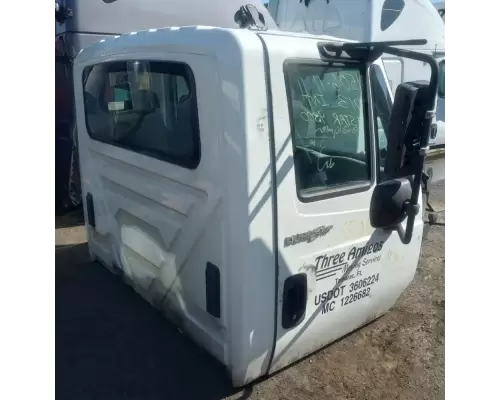 International DuraStar 4300 Cab