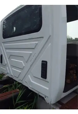 International DuraStar 4300 Cab