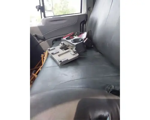 International DuraStar 4300 Cab