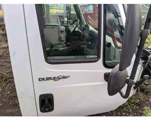 International DuraStar 4300 Cab