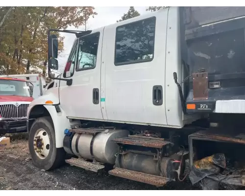 International DuraStar 4300 Cab