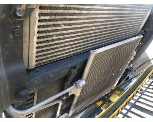 International DuraStar 4300 Charge Air Cooler (ATAAC)