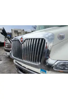 International DuraStar 4300 Grille