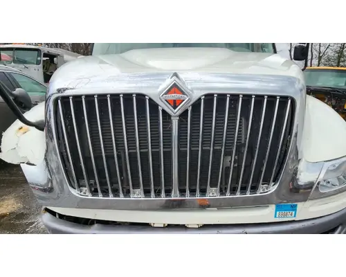 International DuraStar 4300 Grille