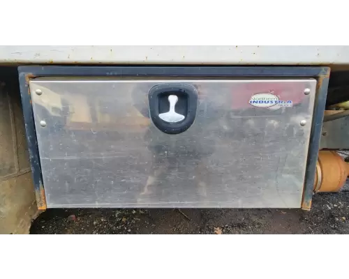 International DuraStar 4300 Tool Box